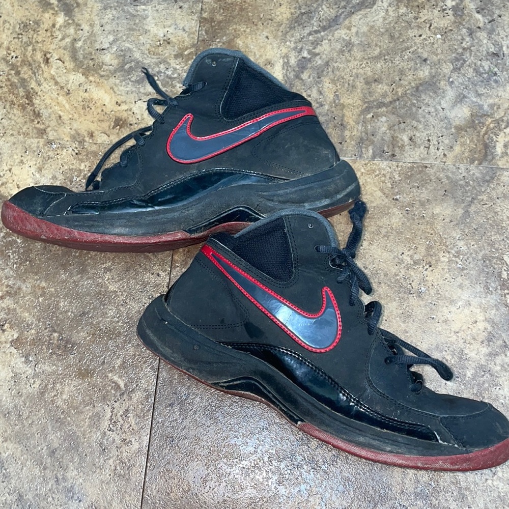 Men Nike over play tennis shoes